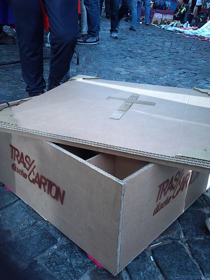 La caja con cartón reciclado elaborada por Tras Cartón